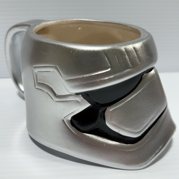 Set 3 Star Wars Stormtrooper, Captain Phasma, Kylo Ren 3D Sculpture Ceramic Mugs - Picture 9 of 13